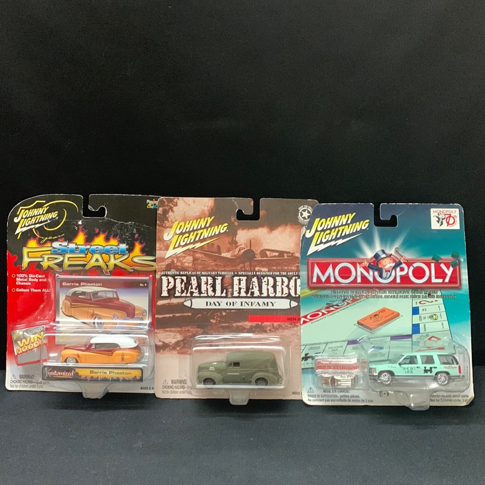 3 Johnny Lightning Cars